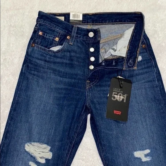 Levi's® Premium501® ORIGINAL CROPPED WOMENS JEANS